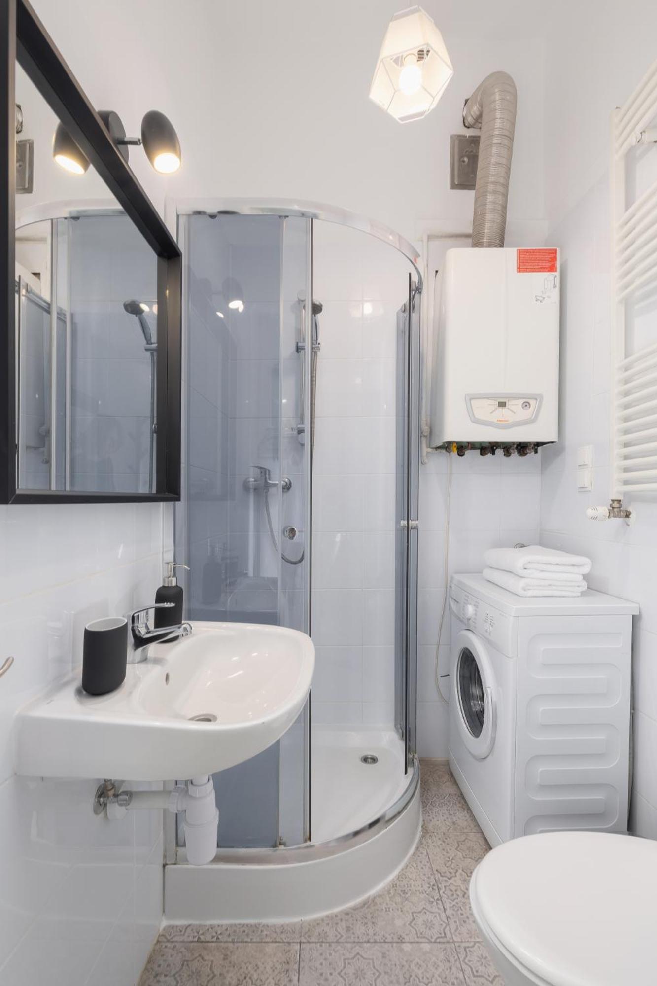 1-Bedroom Apartment - Dluga 65 Street クラクフ エクステリア 写真