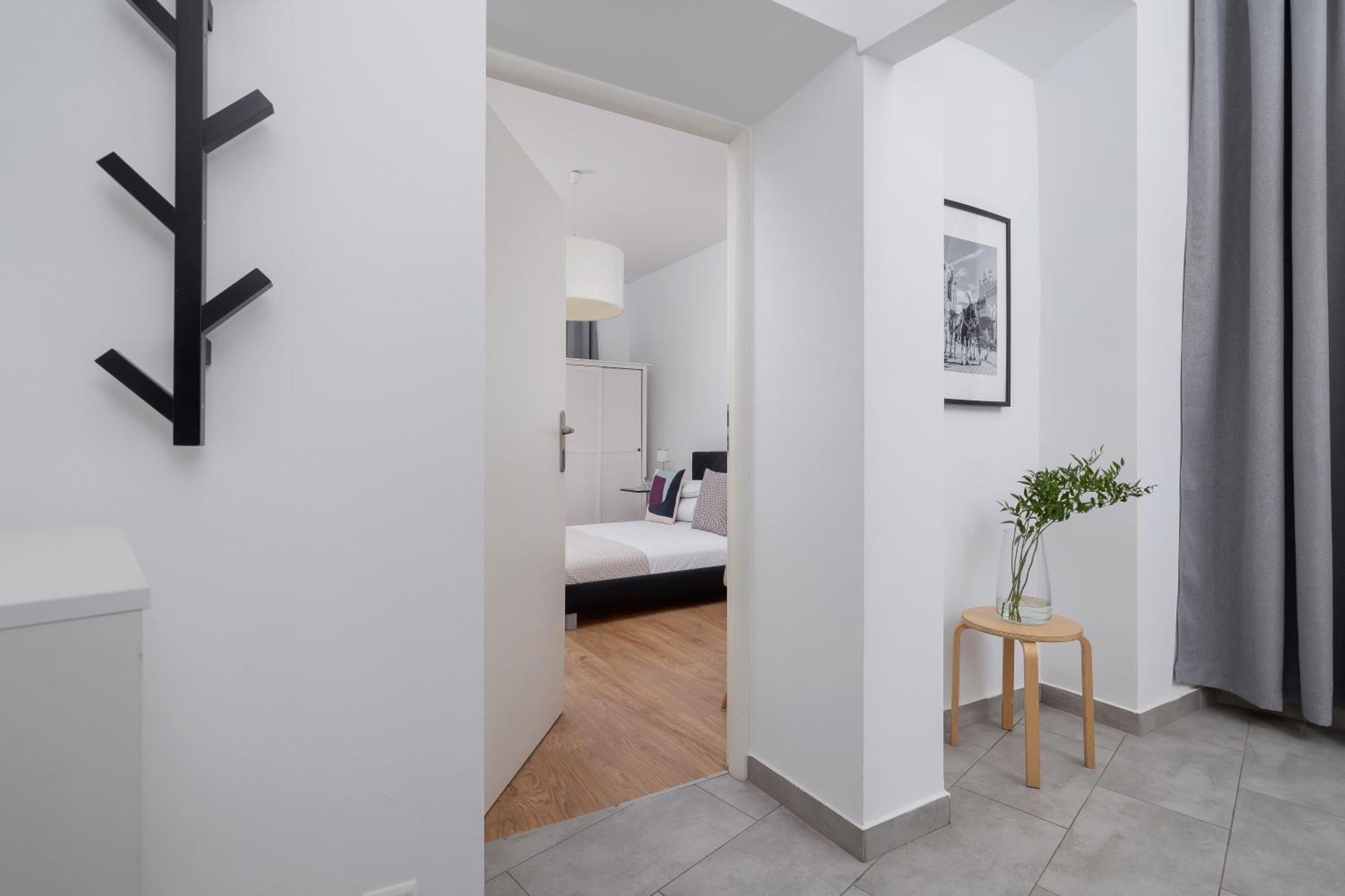 1-Bedroom Apartment - Dluga 65 Street クラクフ エクステリア 写真